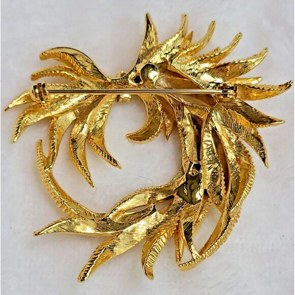 Vintage Sphinx "A38" Feather Brooch – Gold Tone, Elegant Design - Picture 3 of 6